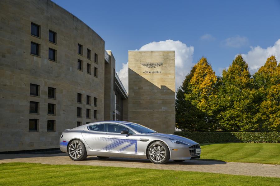  Aston Martin RapidE Concept 2015 года  (фото 2 из 12)